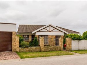 3 Bed House in Miramar