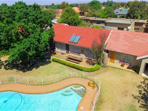 4 Bed House in Brackenhurst