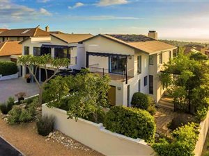6 Bed House in Paarl
