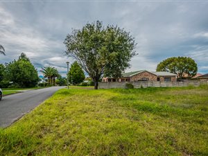 966 m² Land available in Heather Park