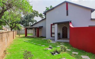 5 Bedroom House in Bonaero Park