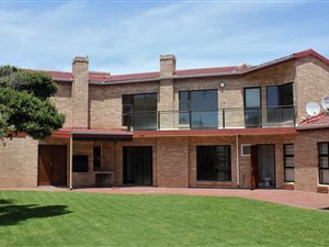 6 Bed House in Bay View