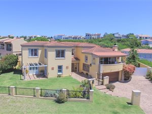 4 Bed House in Santareme