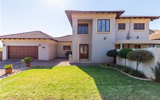 3 Bedroom House in Amberfield Manor