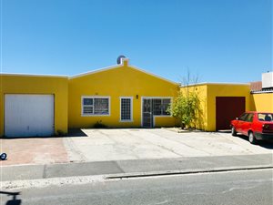 4 Bed House in Weltevreden Valley