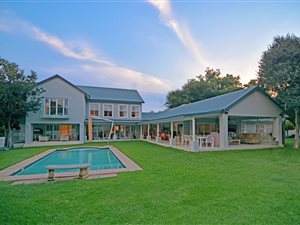 5 Bed House in Bryanston
