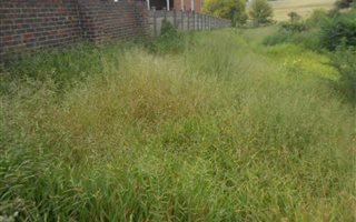 1200 m² Land available in Rothdene