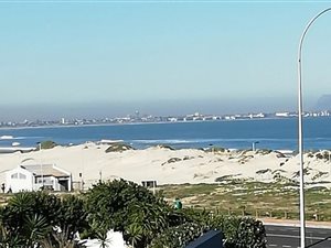 1 Bed Apartment in Bloubergstrand