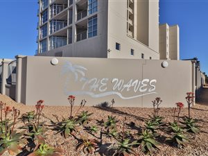 3 Bed Apartment in Bloubergstrand