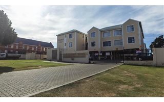 2 Bedroom Apartment in Kingswood
