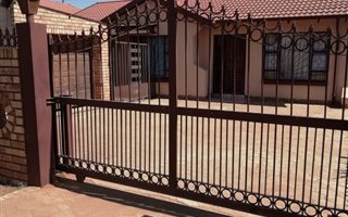 3 Bedroom House in Temba