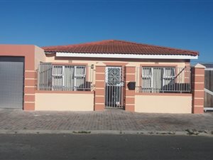 5 Bed House in Kuilsriver