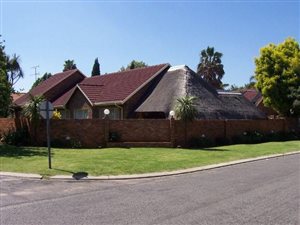 4 Bed House in Sunward Park