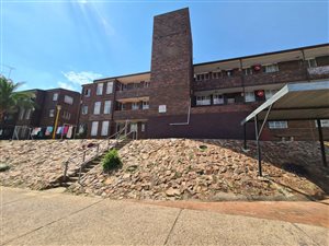 2 Bed Apartment in Laudium