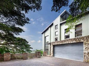 4 Bed House in Rouken Glen