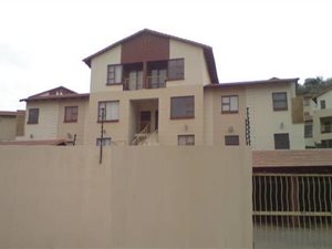 3 Bed Apartment in Azaleapark