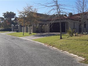 981 m² Land available in King George Park