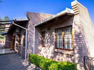 3 Bed Cluster in Waterkloof