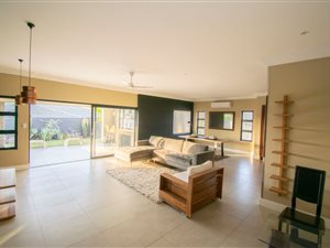 3 Bed House in Tinley Manor and surrounds