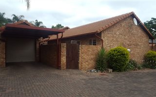 2 Bedroom Townhouse in Equestria