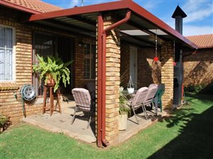 2 Bed Townhouse in Wierda Glen