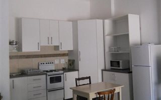Bachelor apartment in Berea West