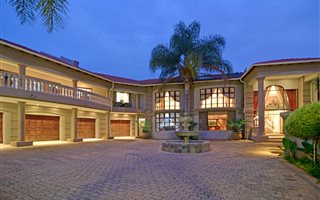 5 Bedroom House in Glen Erasmia