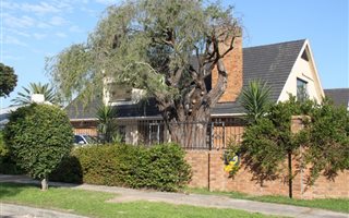 5 Bedroom House in Pinelands