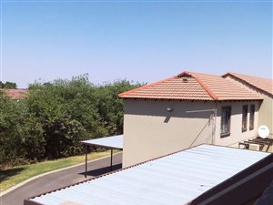 2 Bedroom Apartment in Roodepoort West