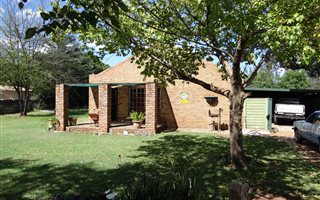 2 Bedroom House in Daggafontein