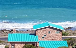 4 Bedroom House in Struisbaai