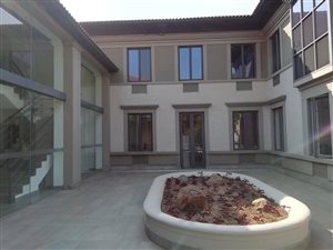 489 m² Commercial space in Bryanston