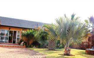 4 Bedroom House in Barry Hertzog Park