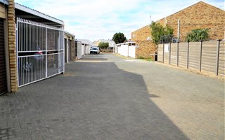 2 Bedroom Townhouse in Wilgehof