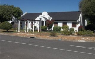 4 Bedroom House in Amandelrug