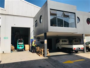 165 m² Industrial space in Riverhorse Valley