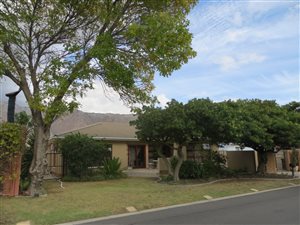 3 Bed House in Dobson