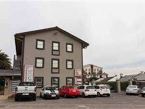 88 m² Commercial space in Observatory