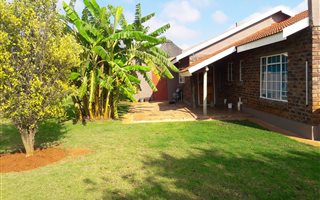 8.5 ha Farm in Palmietfontein