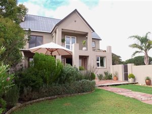 3 Bed House in De Bron