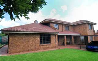 4 Bedroom House in Dowerglen and Ext