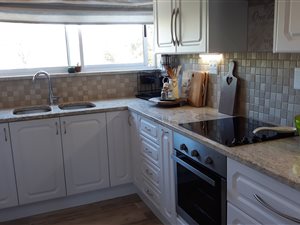 2 Bed Apartment in Parow Central