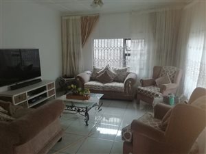3 Bed House in Mayfair West