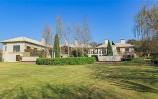 4 Bedroom House in Mooikloof Equestrian Estate