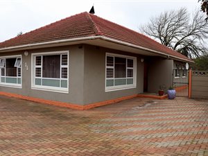 4 Bed House in Belmont Park