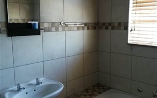 2 Bedroom Apartment in Kyalami AH