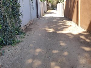 1670 m² Land available in Waverley