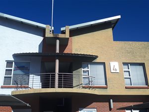 64 m² Commercial space in Bendor