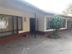 3 Bed House in Athlone Park