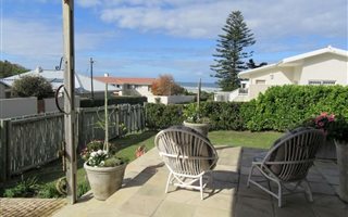 3 Bedroom House in Voelklip